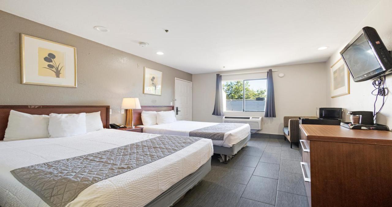 Budget Inn And Suites Stockton Yosemite Extérieur photo