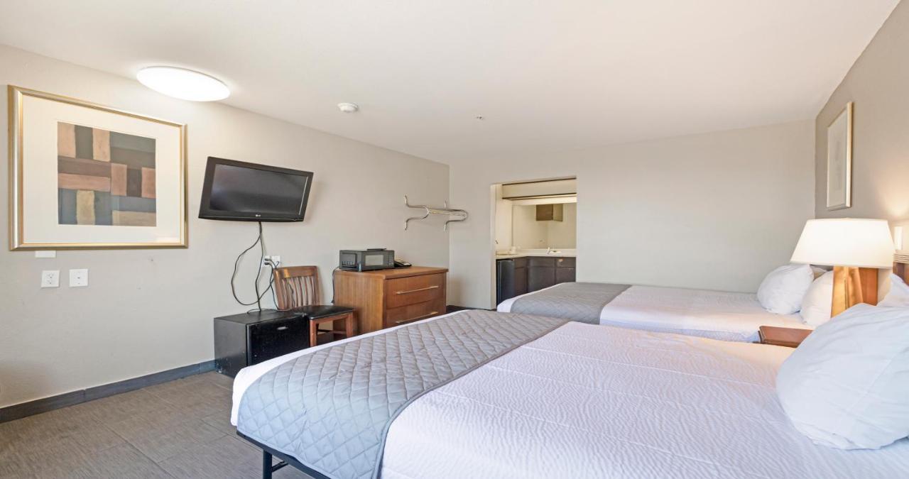 Budget Inn And Suites Stockton Yosemite Extérieur photo