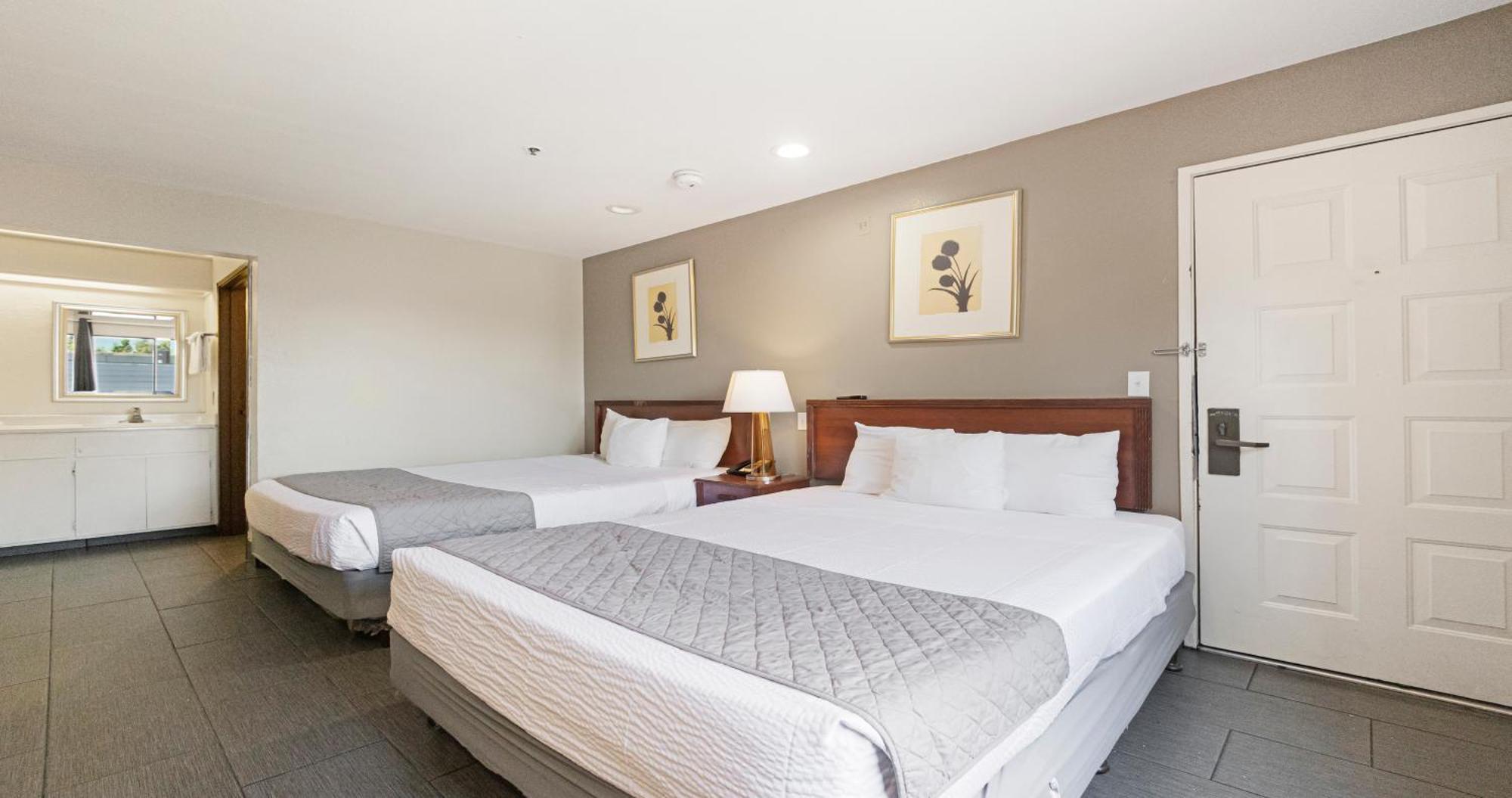 Budget Inn And Suites Stockton Yosemite Extérieur photo